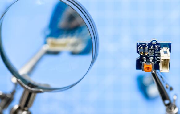 AI赋能实体经济，混合式AI与智能终端驱动产业升级